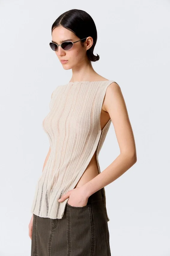 Camiseta de tirantes de punto con cuello barco – Beige claro Camiseta de tirantes de punto con cuello barco – Beige claro