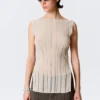 Camiseta de tirantes de punto con cuello barco – Beige claro Camiseta de tirantes de punto con cuello barco – Beige claro