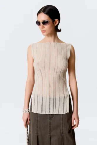 Camiseta de tirantes de punto con cuello barco – Beige claro
