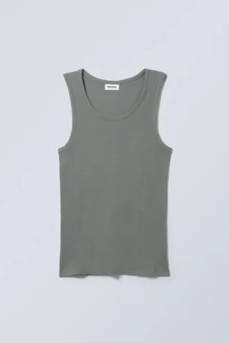 Camiseta de tirantes estándar – Caqui polvoriento