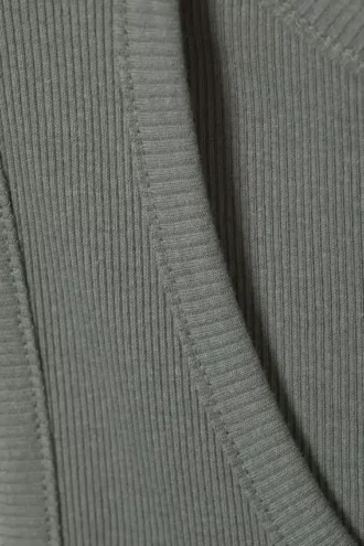 Camiseta de tirantes estándar – Caqui polvoriento