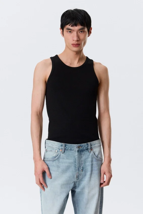 Camiseta de tirantes estándar – Negro Camiseta de tirantes estándar – Negro
