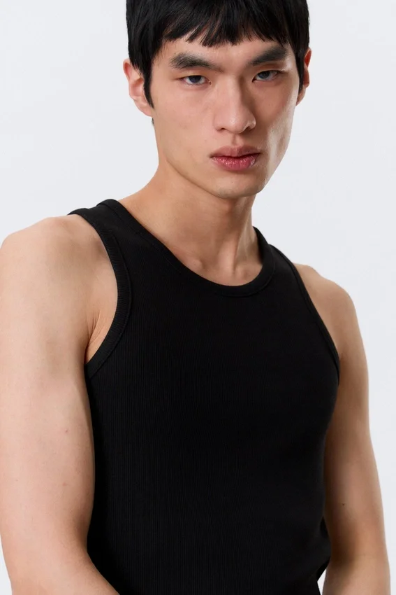Camiseta de tirantes estándar – Negro Camiseta de tirantes estándar – Negro