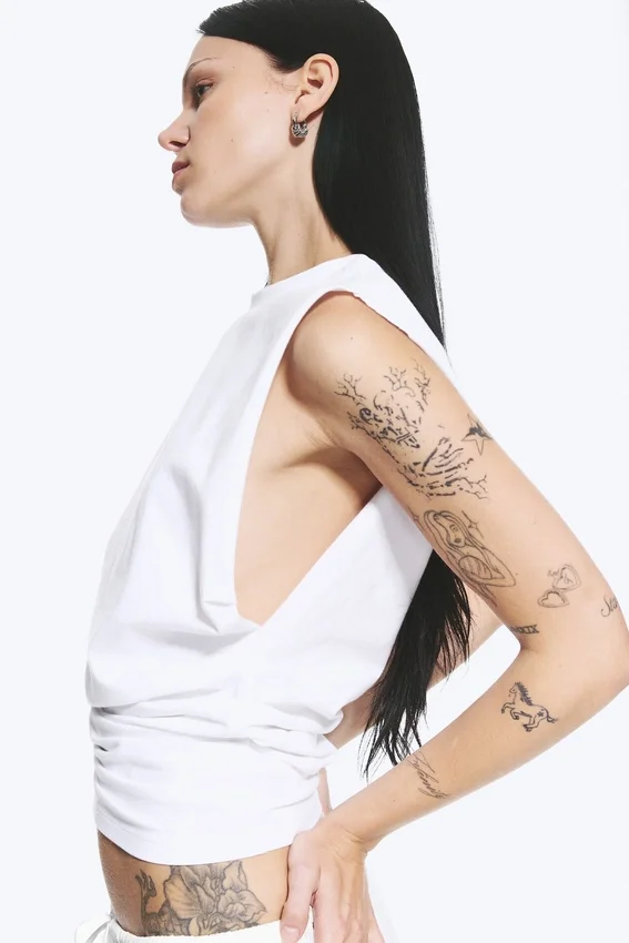 Camiseta de tirantes plisada – Blanca Camiseta de tirantes plisada – Blanca