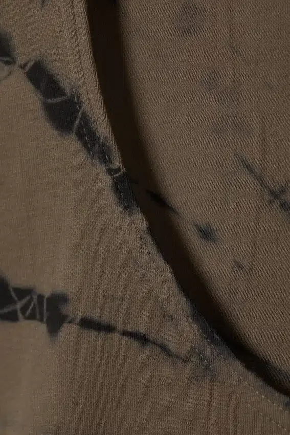 Camiseta de tirantes sin mangas con cuello barco y espalda abierta – Tie-dye oscuro Camiseta de tirantes sin mangas con cuello barco y espalda abierta – Tie-dye oscuro