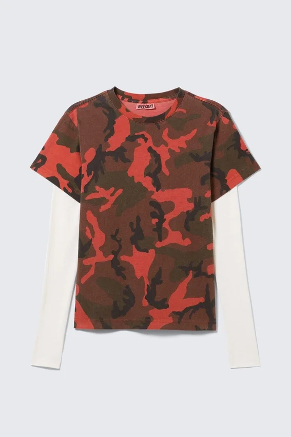 Camiseta encogida de doble capa – Camuflaje rojo Camiseta encogida de doble capa – Camuflaje rojo