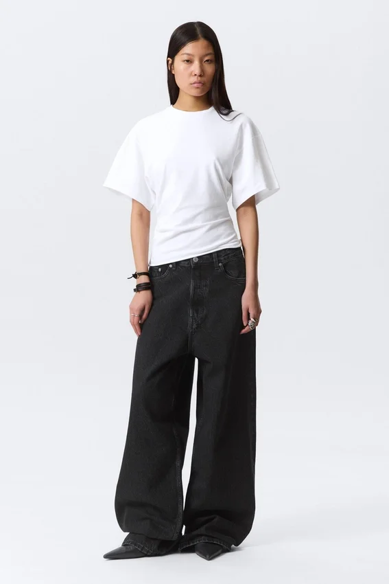 Camiseta entallada con drapeado – Blanca Camiseta entallada con drapeado – Blanca