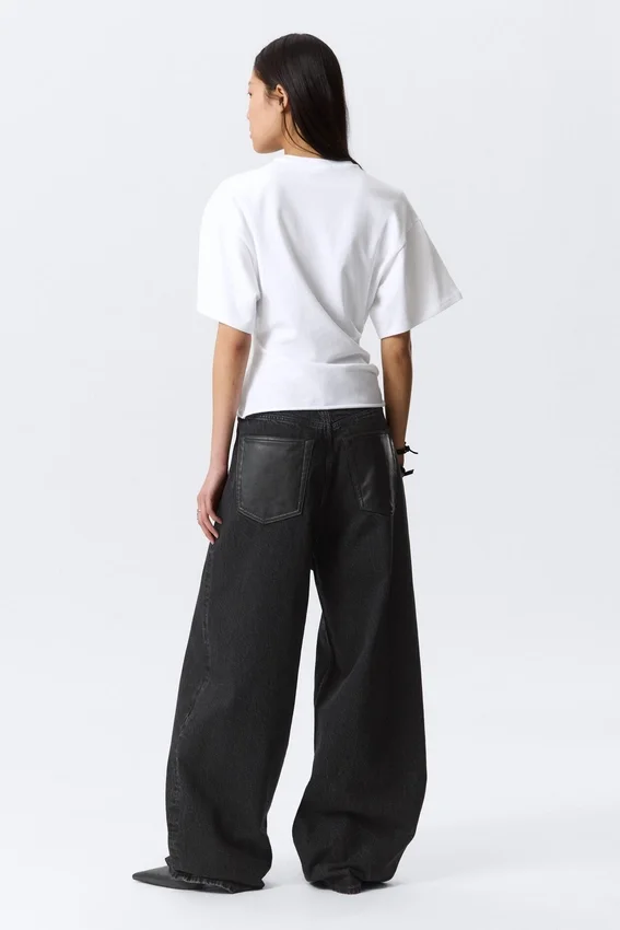Camiseta entallada con drapeado – Blanca Camiseta entallada con drapeado – Blanca