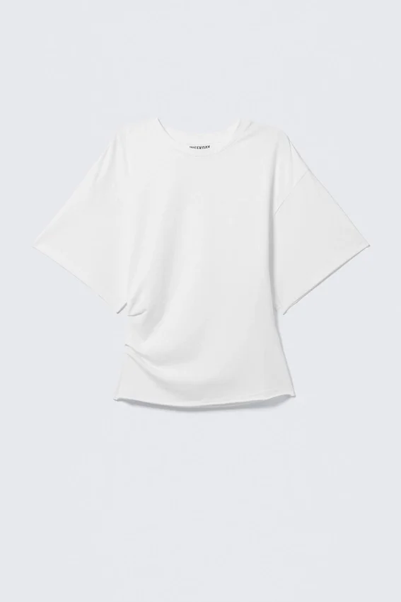 Camiseta entallada con drapeado – Blanca Camiseta entallada con drapeado – Blanca