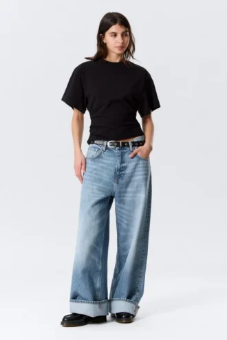 Camiseta entallada con drapeado – Negro