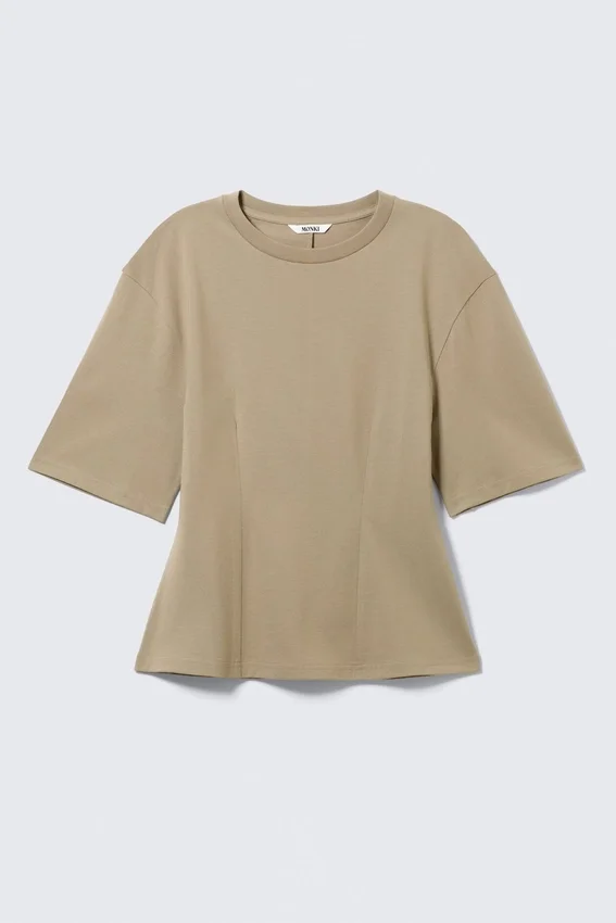 Camiseta entallada con pinzas – Verde caqui claro Camiseta entallada con pinzas – Verde caqui claro