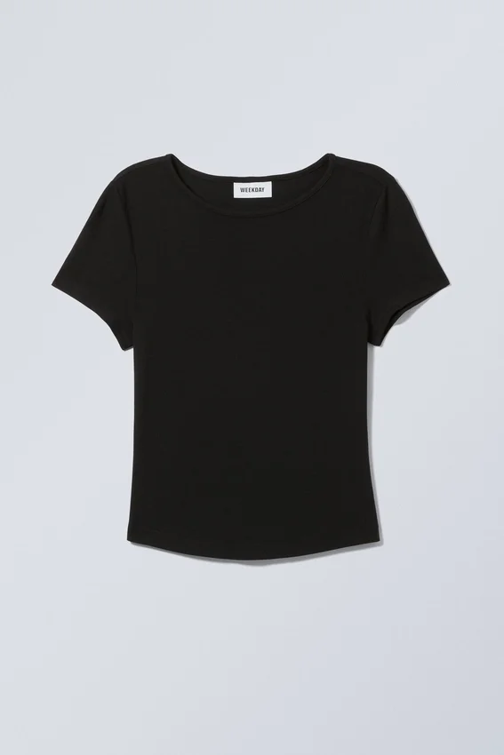 Camiseta entallada de modal con bajo curvo – Negro Camiseta entallada de modal con bajo curvo – Negro