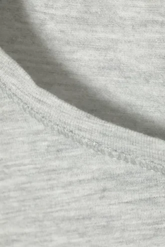 Camiseta entallada – Gris