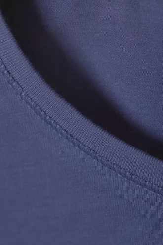 Camiseta entallada – Morada