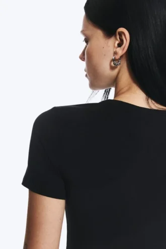 Camiseta entallada – Negro