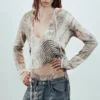 Camiseta estampada con capucha y tachuelas – Dusty Mole Camiseta estampada con capucha y tachuelas – Dusty Mole