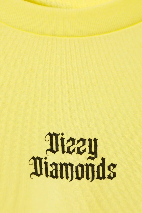 Camiseta estampada de corte recto – Amarillo claro – Dizzy Diamonds Camiseta estampada de corte recto – Amarillo claro – Dizzy Diamonds
