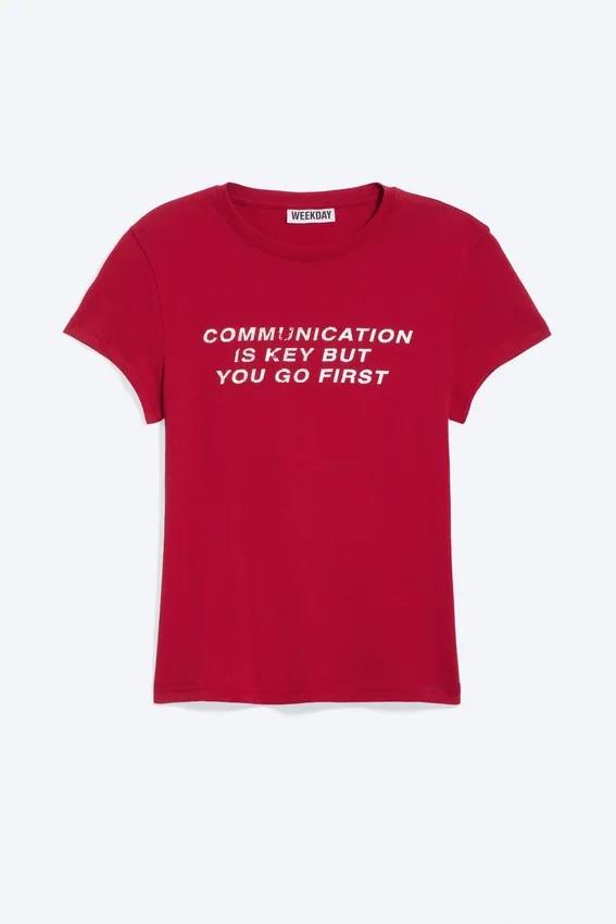 Camiseta estampada de corte recto y pantalón corto – Rojo – Comunicación Camiseta estampada de corte recto y pantalón corto – Rojo – Comunicación