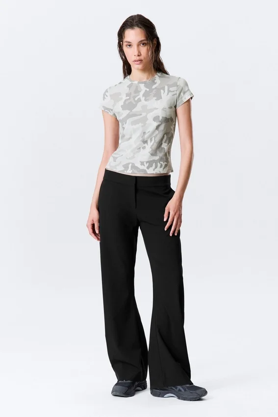 Camiseta estampada de corte recto y pantalones cortos – Blanca – Camuflaje Camiseta estampada de corte recto y pantalones cortos – Blanca – Camuflaje