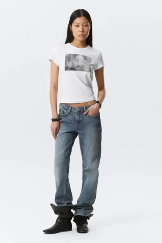 Camiseta estampada de corte recto y pantalones cortos – Blanca – Misty Face