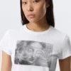 Camiseta estampada de corte recto y pantalones cortos – Blanca – Misty Face Camiseta estampada de corte recto y pantalones cortos – Blanca – Misty Face