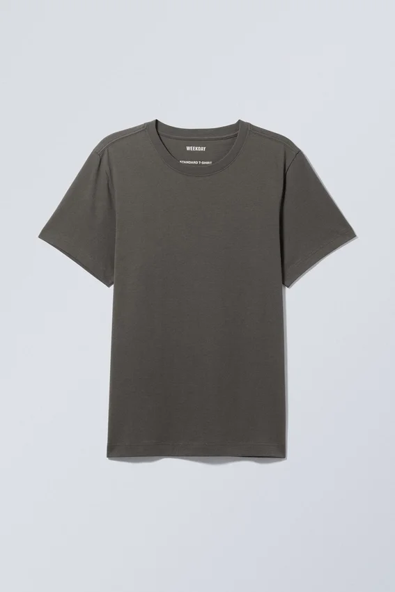 Camiseta estándar de peso medio – Gris oscuro Camiseta estándar de peso medio – Gris oscuro