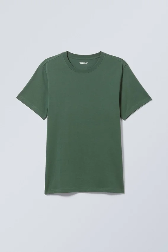 Camiseta estándar de peso medio – Verde bosque Camiseta estándar de peso medio – Verde bosque