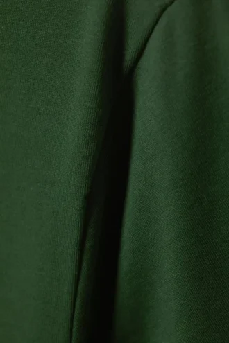 Camiseta estándar de peso medio – Verde oscuro Camiseta estándar de peso medio – Verde oscuro