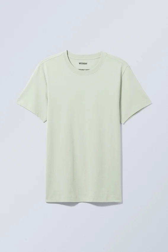 Camiseta estándar de peso medio – Verde pastel Camiseta estándar de peso medio – Verde pastel