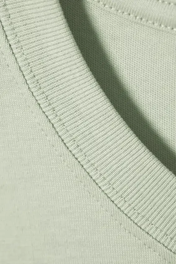 Camiseta estándar de peso medio – Verde pastel Camiseta estándar de peso medio – Verde pastel