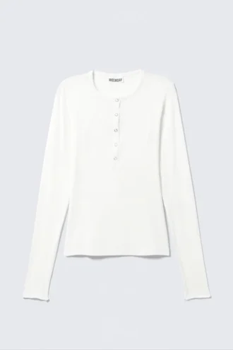 Camiseta Henley ajustada de manga larga – Blanca