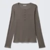 Camiseta Henley de manga larga – Gris oscuro Camiseta Henley de manga larga – Gris oscuro