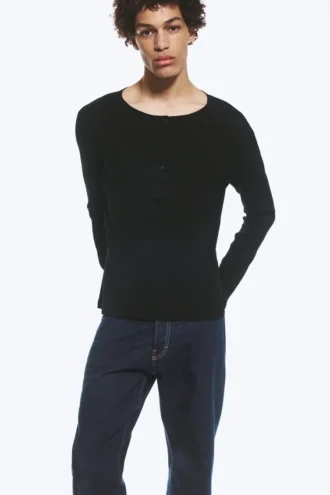 Camiseta Henley de manga larga – Negro Camiseta Henley de manga larga – Negro