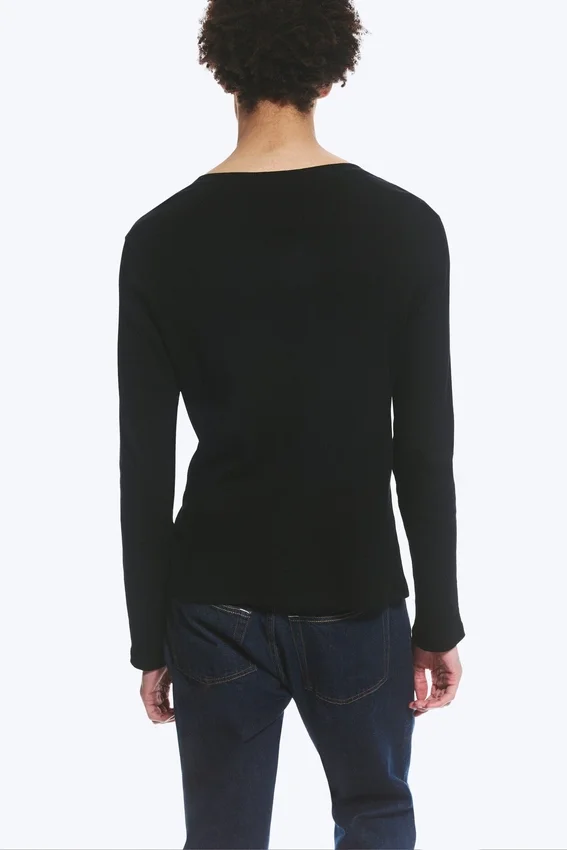 Camiseta Henley de manga larga – Negro Camiseta Henley de manga larga – Negro