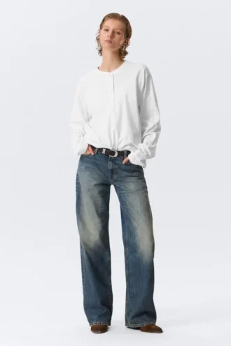 Camiseta Henley de manga larga y corte recto – Blanca