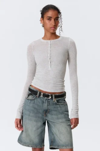 Camiseta Henley entallada de manga larga – Gris jaspeado