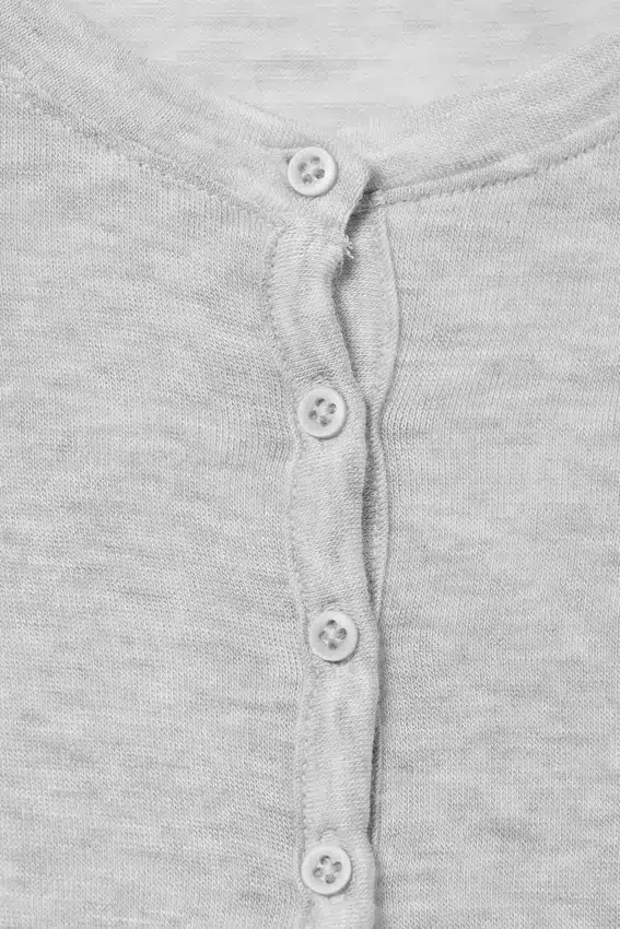 Camiseta Henley entallada de manga larga – Gris jaspeado Camiseta Henley entallada de manga larga – Gris jaspeado