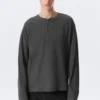 Camiseta Henley holgada de manga larga – Gris oscuro Camiseta Henley holgada de manga larga – Gris oscuro