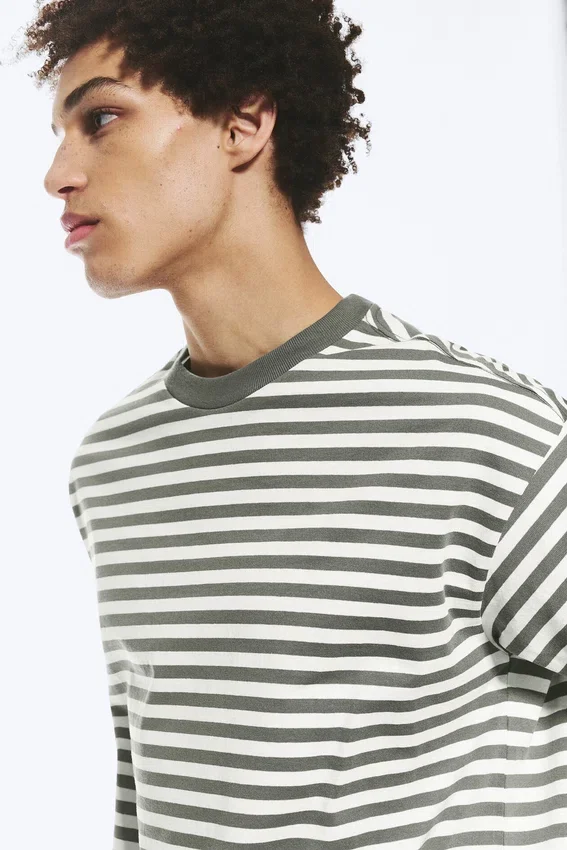 Camiseta holgada – Blanca – Rayas caqui Camiseta holgada – Blanca – Rayas caqui