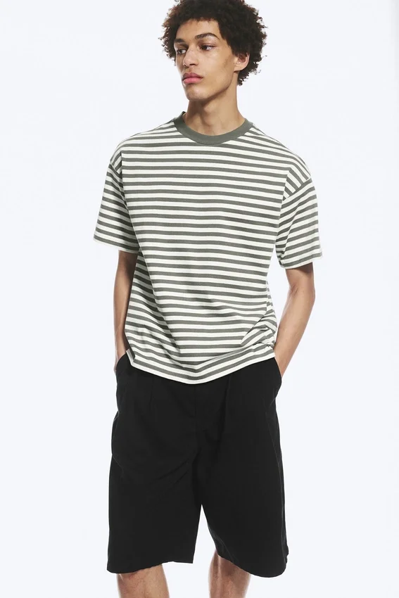 Camiseta holgada – Blanca – Rayas caqui Camiseta holgada – Blanca – Rayas caqui