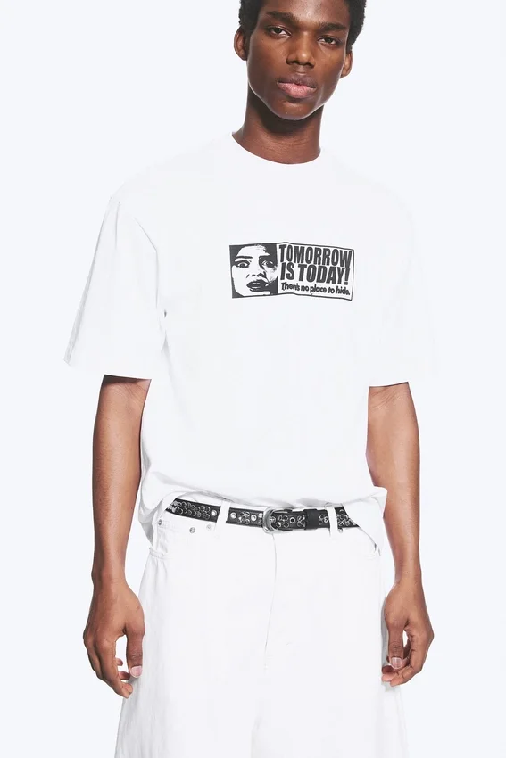 Camiseta holgada con estampados – Blanca – Tomorrow is Today Camiseta holgada con estampados – Blanca – Tomorrow is Today
