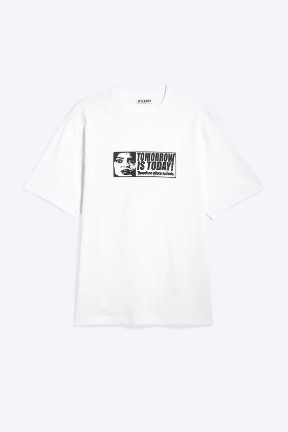 Camiseta holgada con estampados – Blanca – Tomorrow is Today Camiseta holgada con estampados – Blanca – Tomorrow is Today