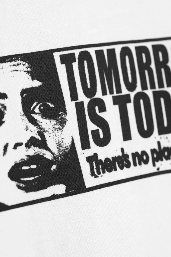 Camiseta holgada con estampados – Blanca – Tomorrow is Today Camiseta holgada con estampados – Blanca – Tomorrow is Today
