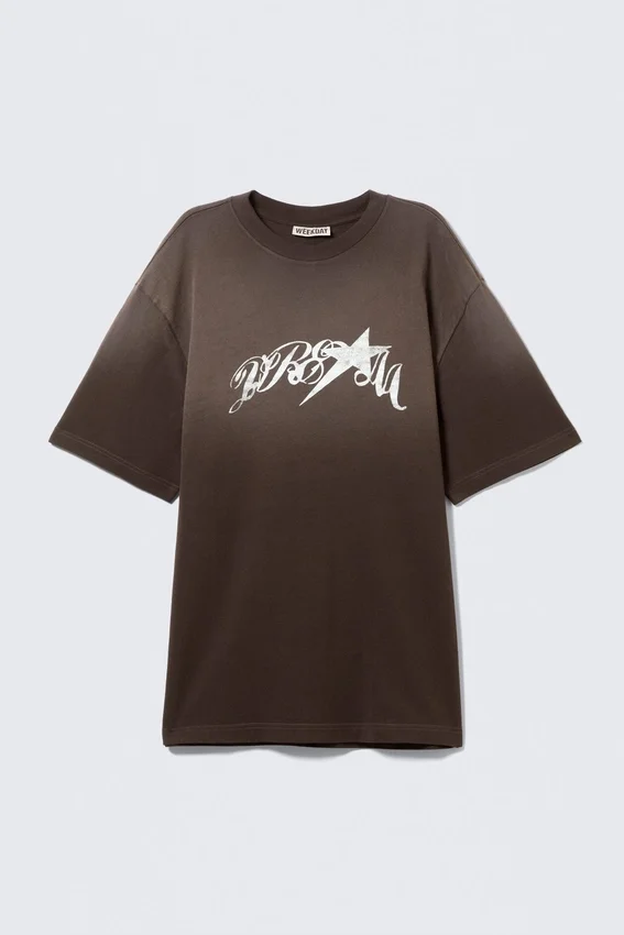 Camiseta holgada con estampados – Marrón oscuro – Drea8M Camiseta holgada con estampados – Marrón oscuro – Drea8M