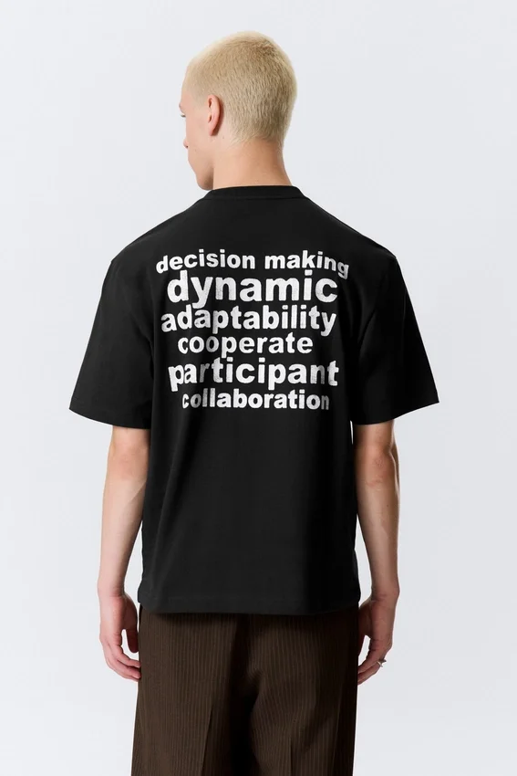 Camiseta holgada con estampados – Negro – Team Building Camiseta holgada con estampados – Negro – Team Building