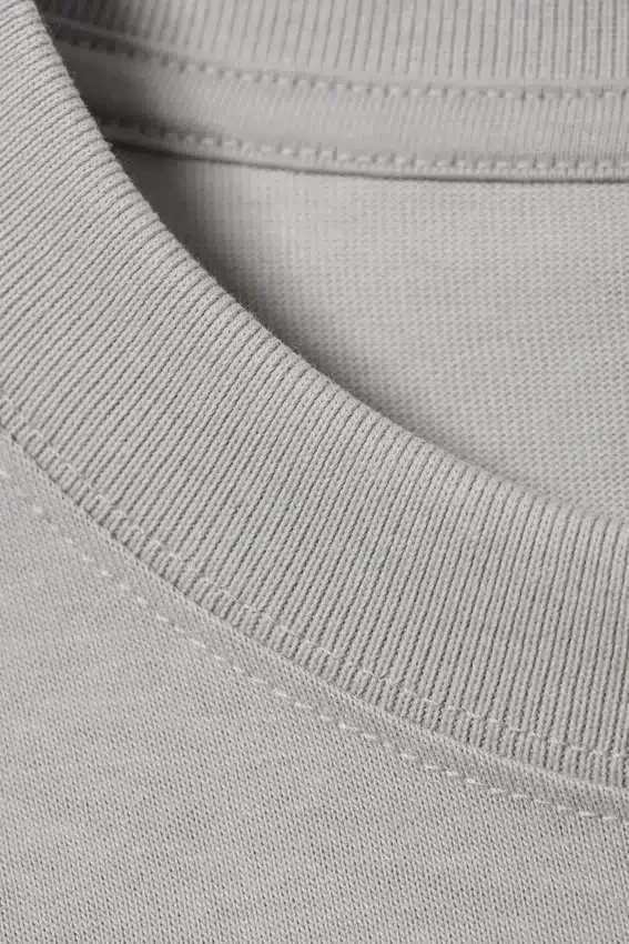 Camiseta holgada de manga larga – Beige claro Camiseta holgada de manga larga – Beige claro