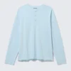 Camiseta holgada de manga larga con cuello Henley – Azul claro Camiseta holgada de manga larga con cuello Henley – Azul claro