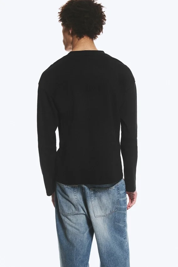 Camiseta holgada de manga larga – Negro Camiseta holgada de manga larga – Negro