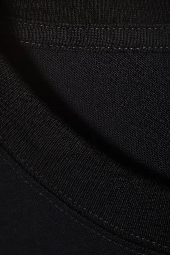 Camiseta holgada de manga larga – Negro Camiseta holgada de manga larga – Negro