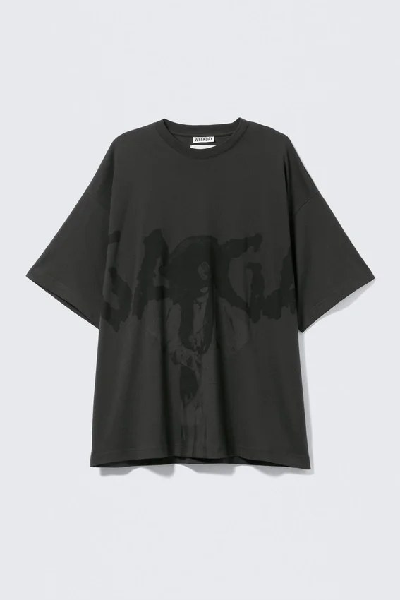 Camiseta larga de Lady Gaga – Negro apagado Camiseta larga de Lady Gaga – Negro apagado